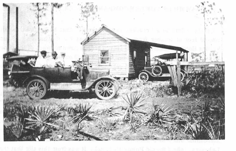 Typical Florida home 1909, notice the sawmill smoke stacks at left